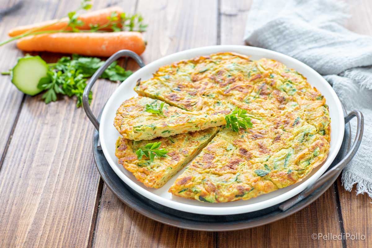 Tortino di zucchine e carote in padella