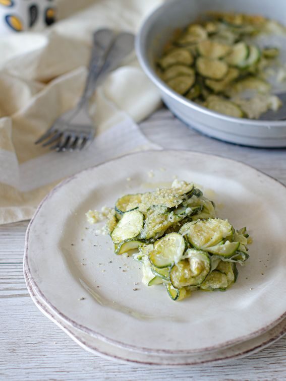 Tortino di zucchine e mozzarella super filante senza lattosio al forno