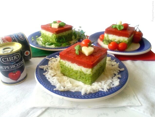 Tortino tricolore di riso e pomodoro