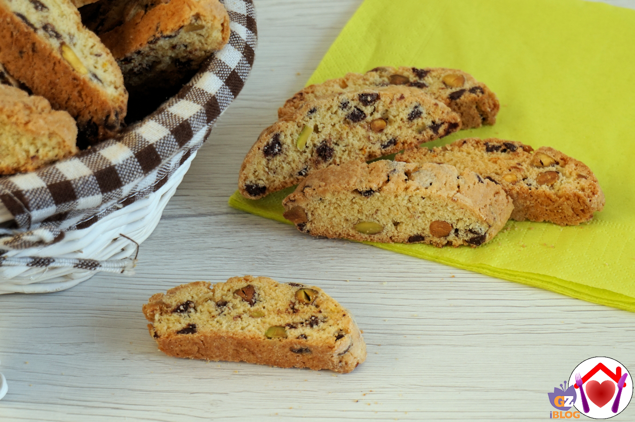 Tozzetti ai pistacchi e cioccolato
