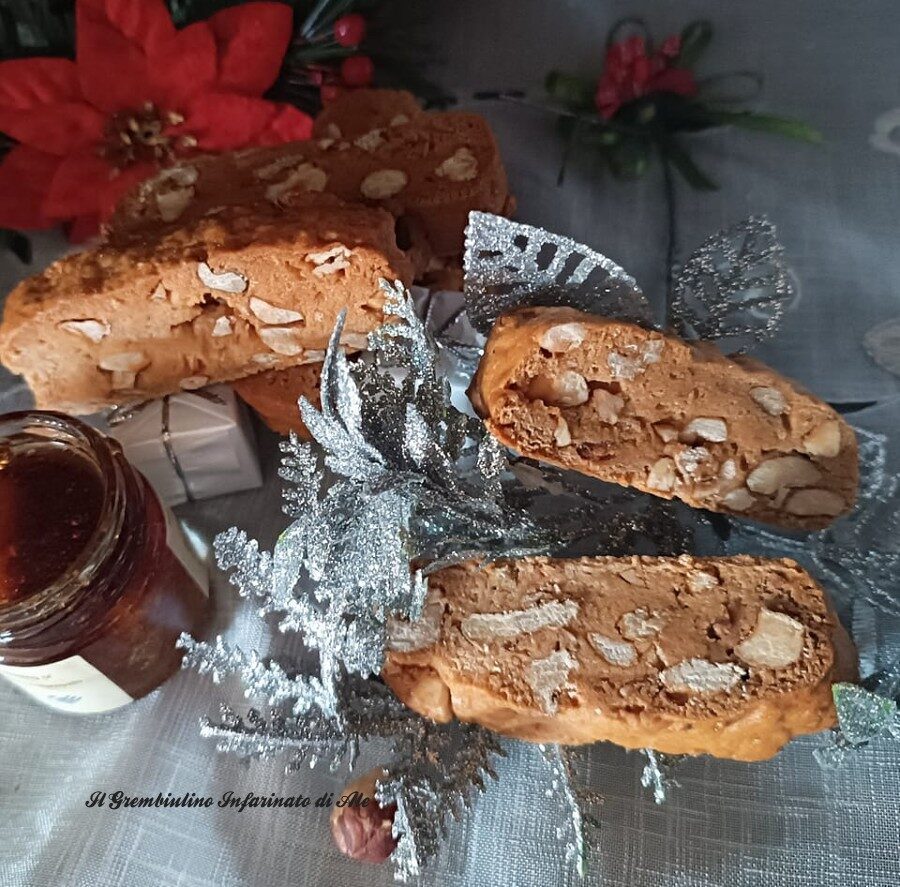 Tozzetti duri al miele e nocciole