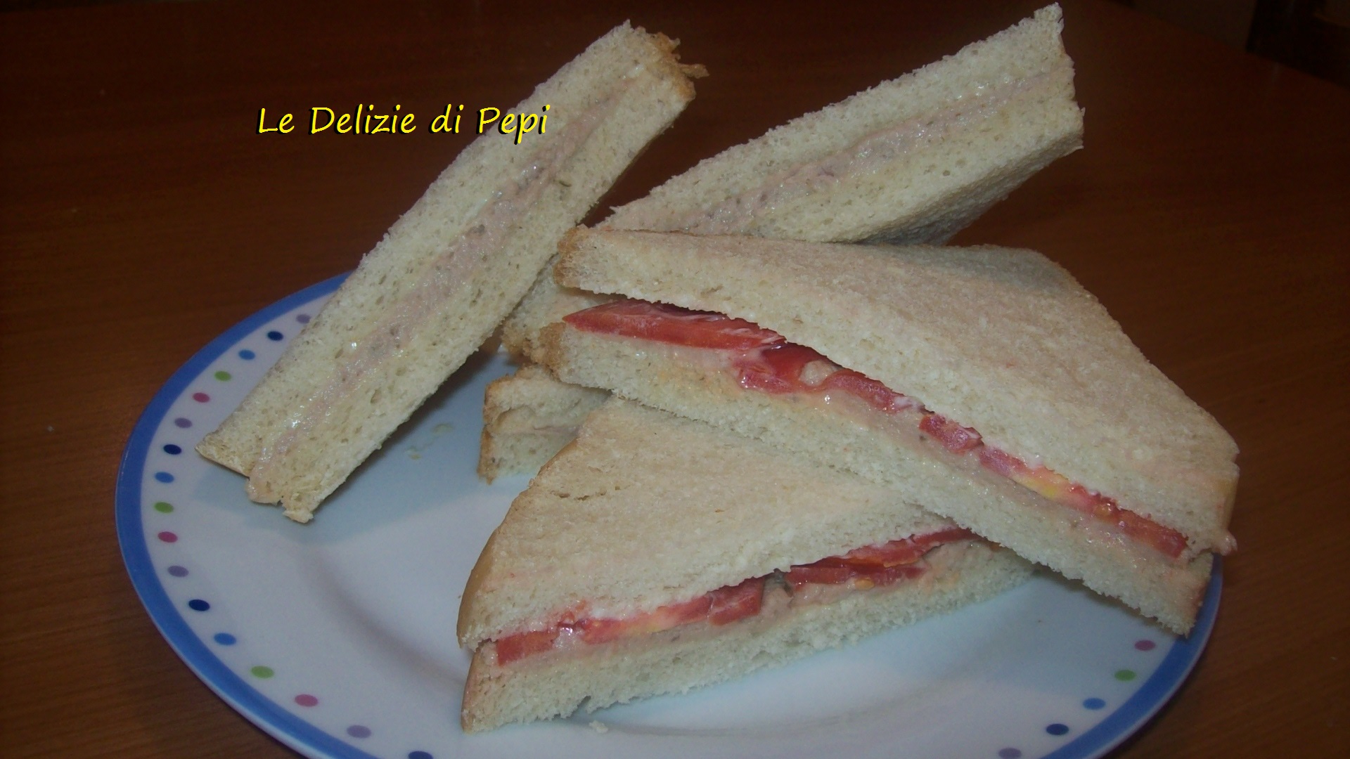Tramezzini con mousse di tonno