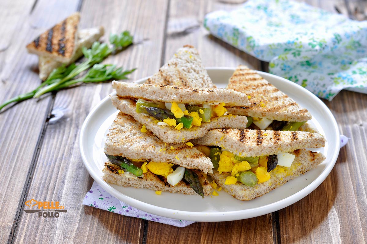 Tramezzini con uova sode e asparagi