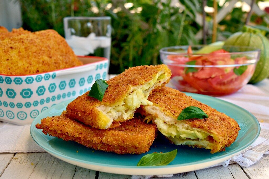Tramezzini fritti con ripieno di zucchine