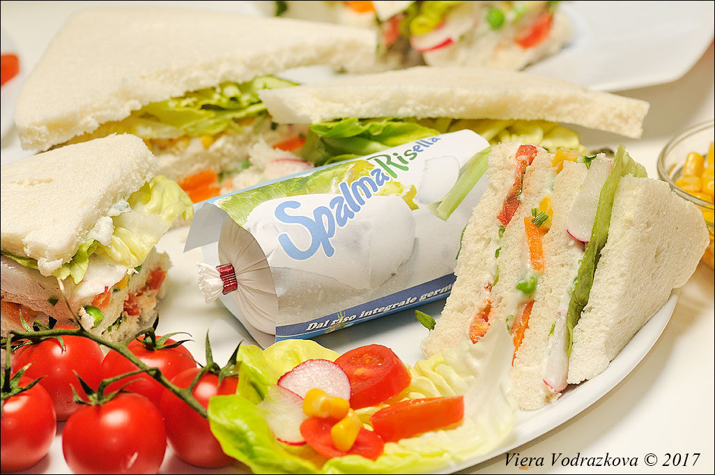 Tramezzini spalmarisella e verdure