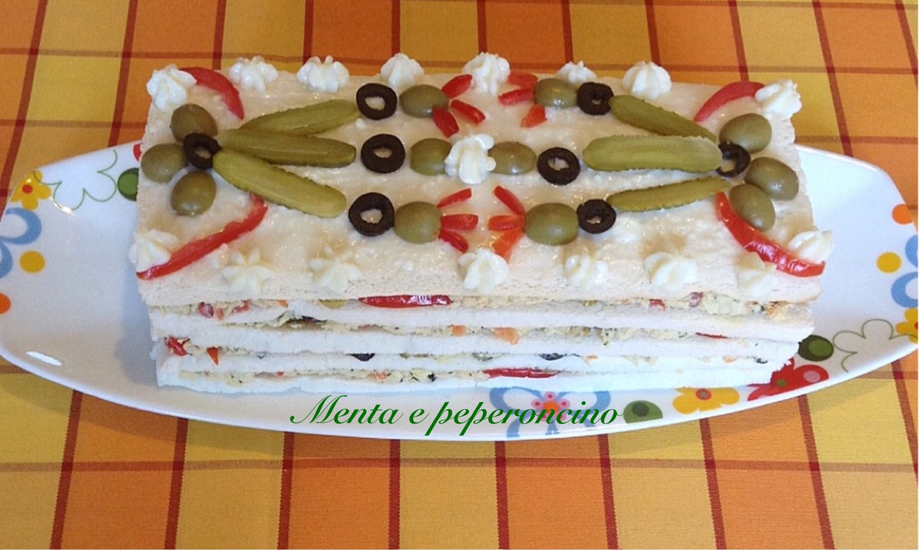 Tramezzino farcito con pollo e verdure