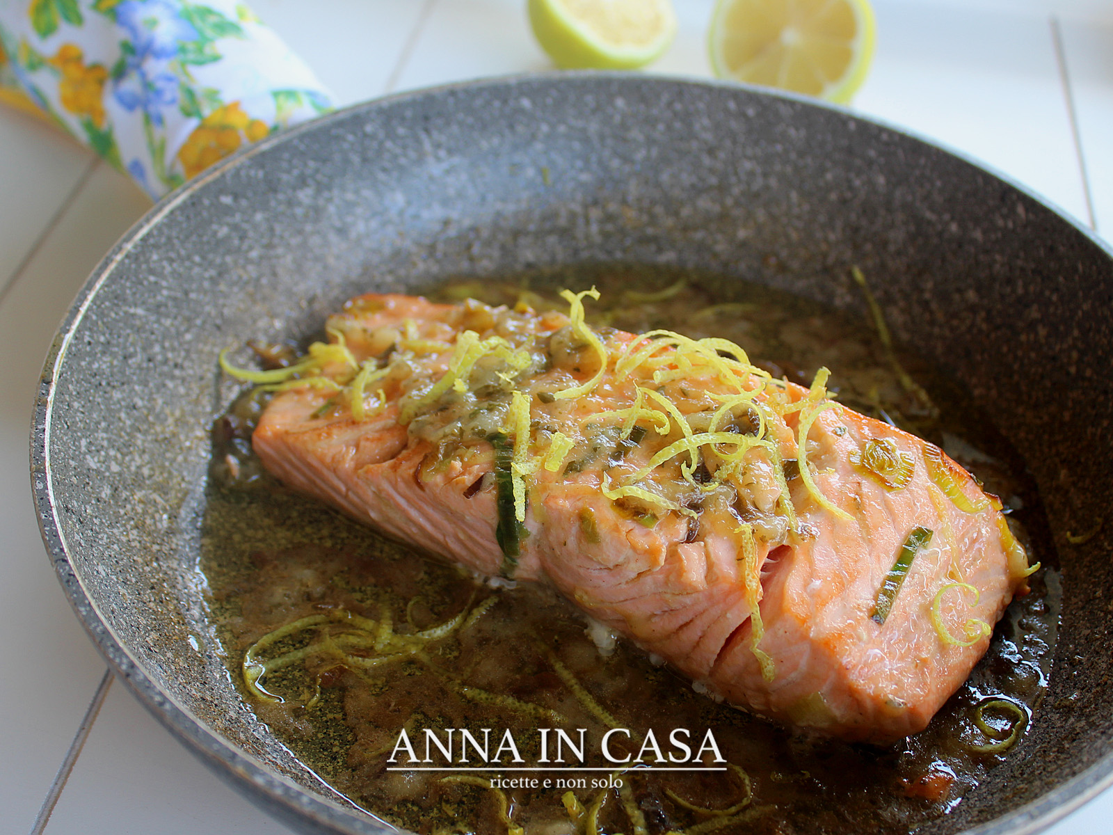 Trancio di salmone al limone in padella