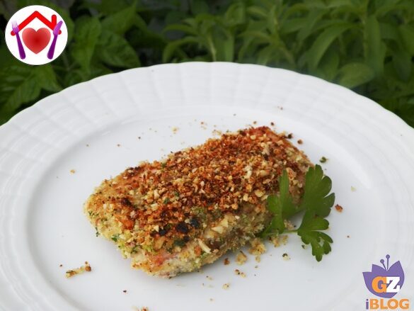Trancio di salmone con frutta secca