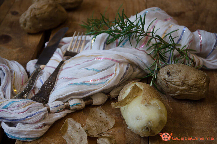 Tre metodi per cucinare le patate al microonde