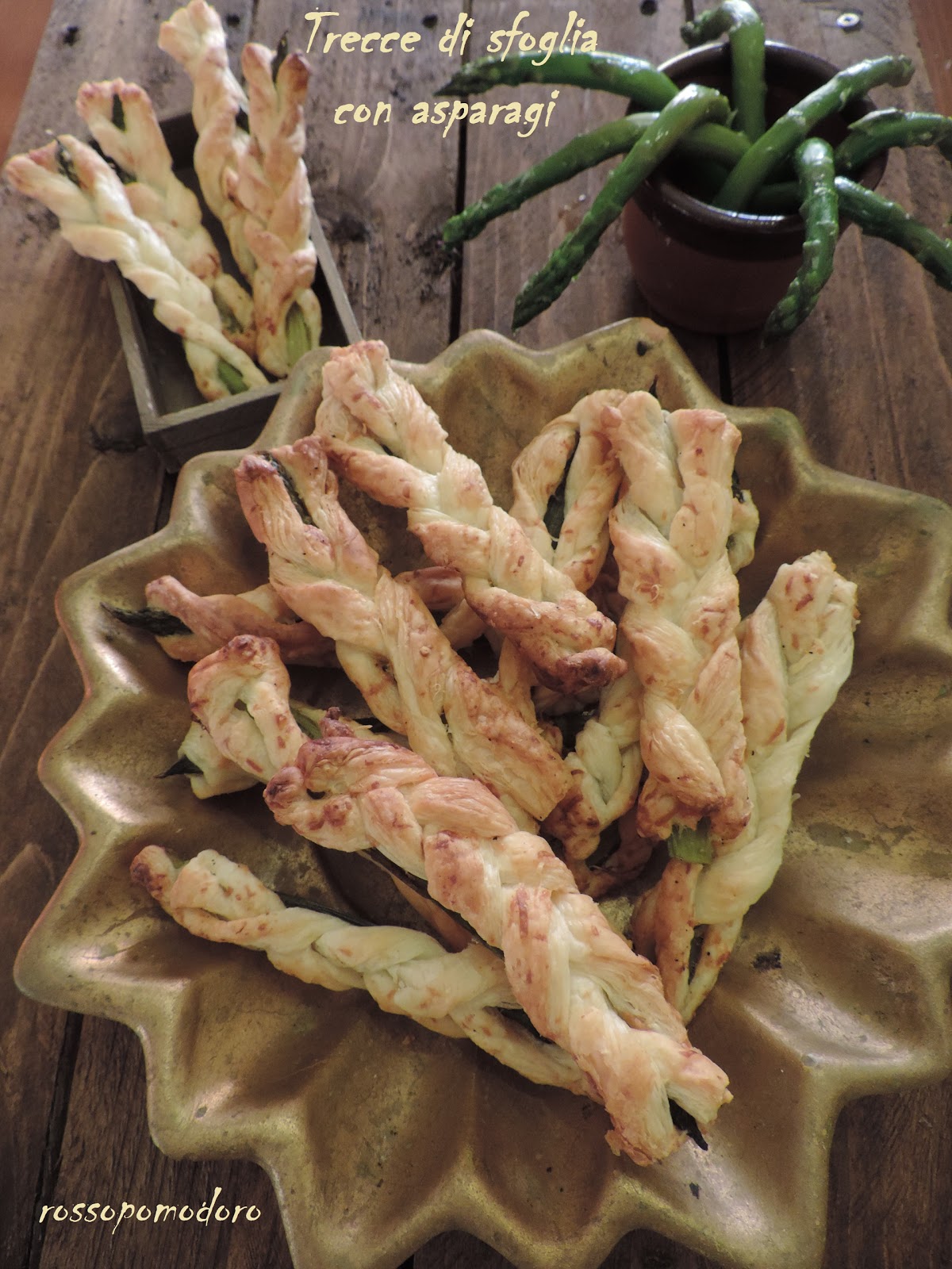 Trecce di sfoglia con asparagi