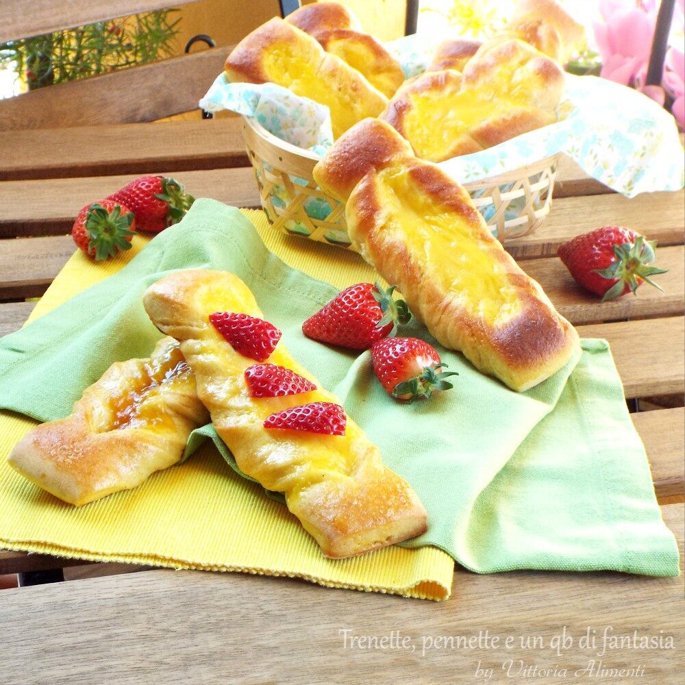 Trecce dolci con crema pasticcera