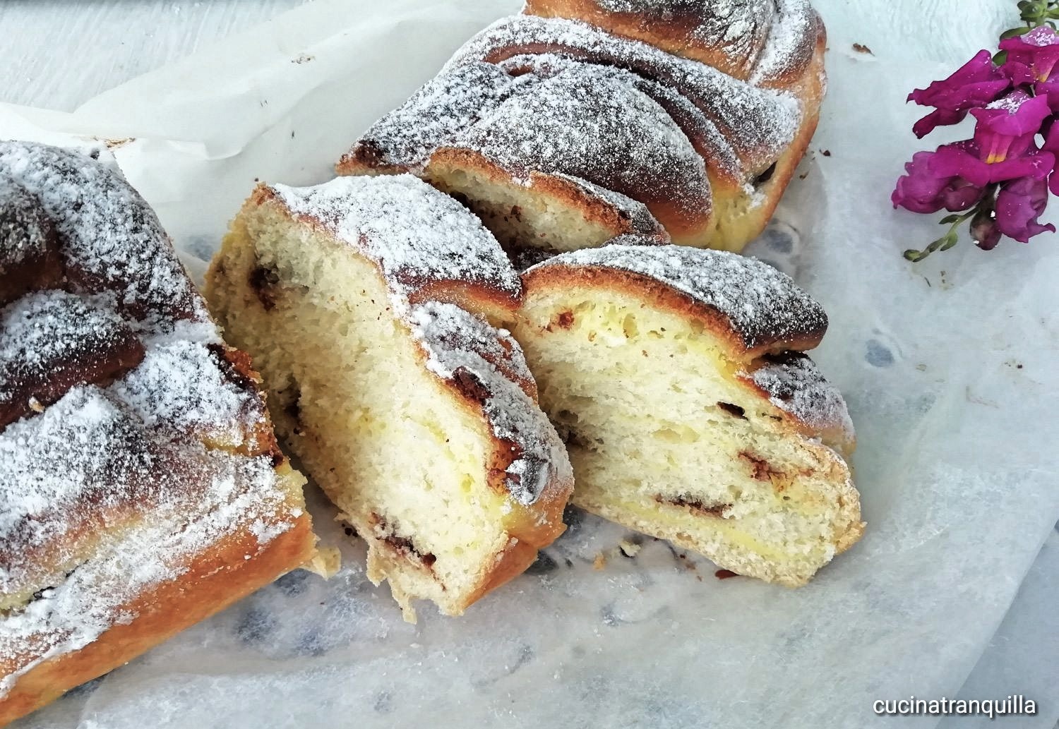 Treccia con crema e cioccolato
