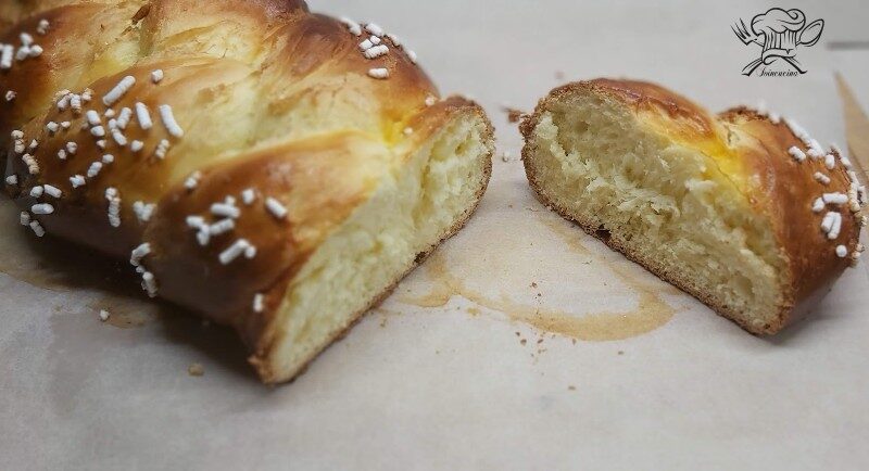Treccia di pan brioche dolce