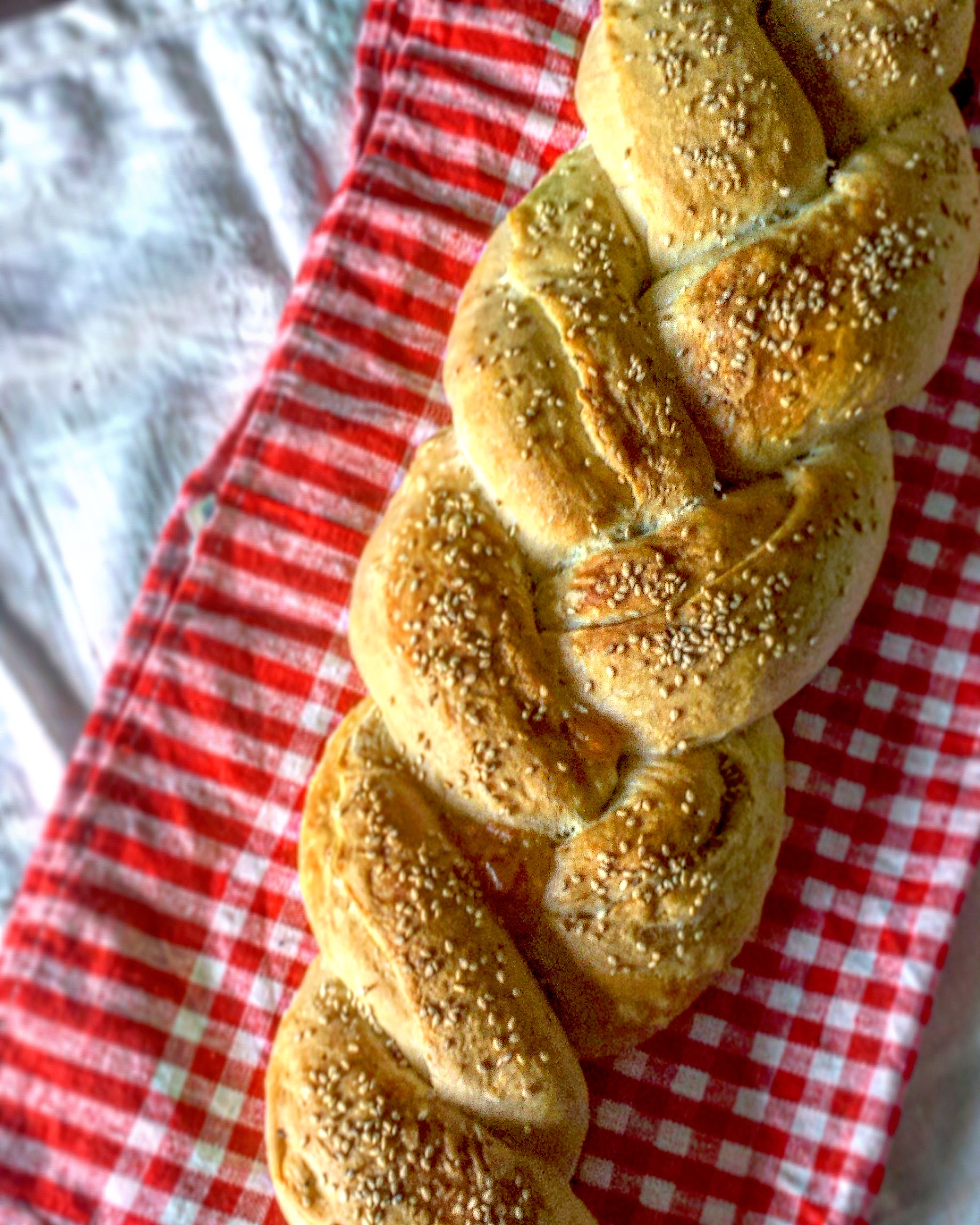 Treccia di pan brioche salata.