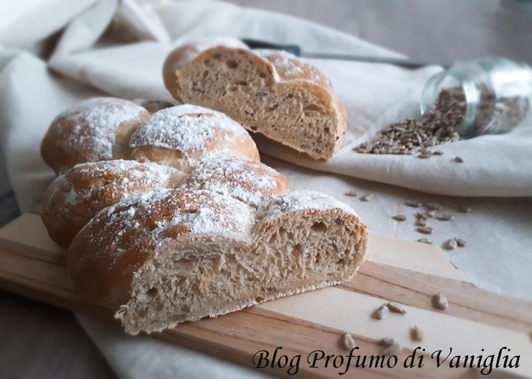 Treccia di pane all’orzo e semi di girasole