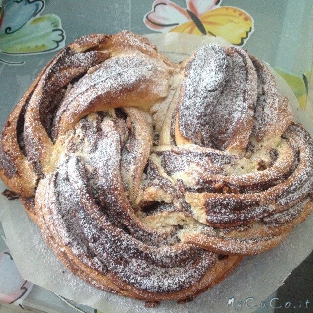 Treccia nutella e pinoli