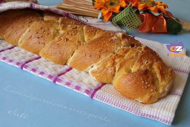 Treccia pane, sesamo, siciliano