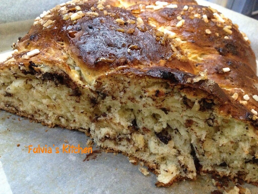 Trecciona con cioccolato fondente e nocciole