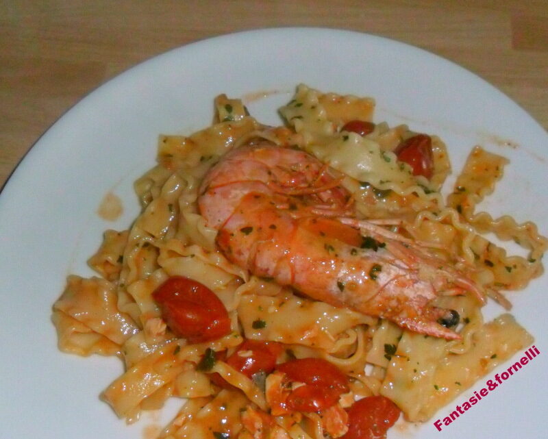 Trennette al salmone e gamberoni