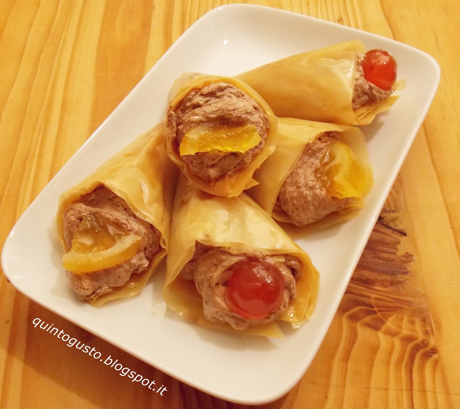 Triangoli di pasta fillo