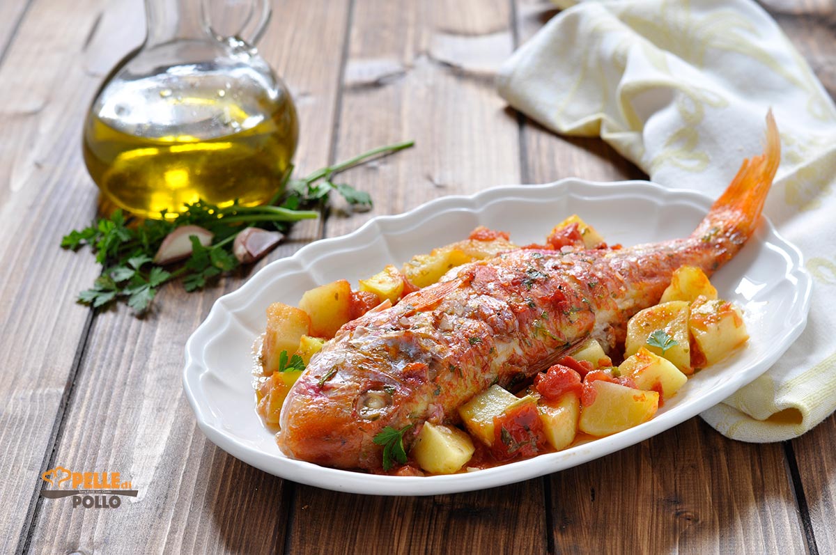 Triglie al forno con patate e pomodori
