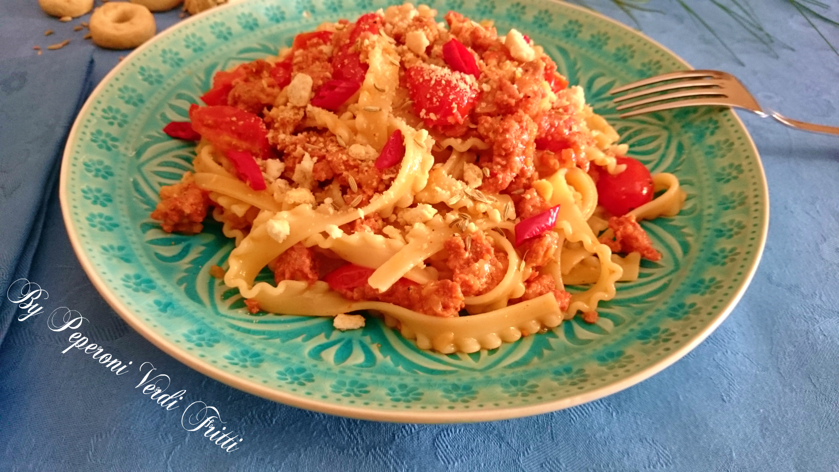 Tripolina con salsiccia piccante, semi di finocchio e briciole di tarallini pugliesi