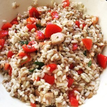 Tris di cereali con tonno e pomodorini