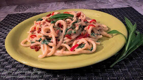 Troccoli con gli Stridoli (Silene) e Pomodori Secchi
