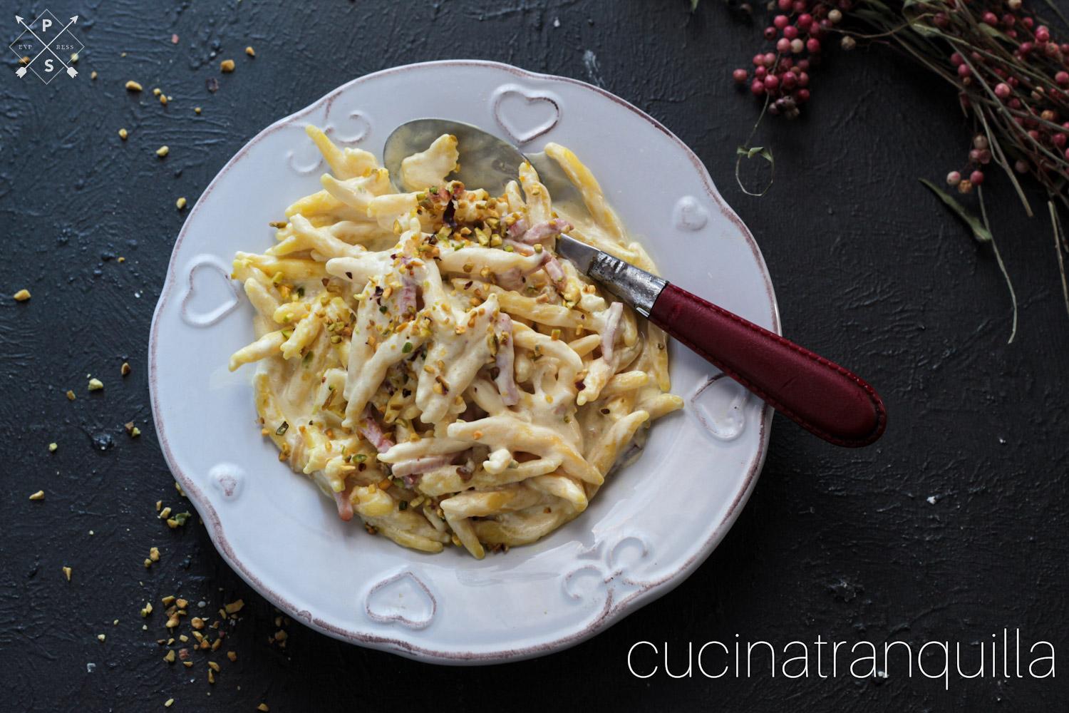 Trofie con formaggio cremoso e speck