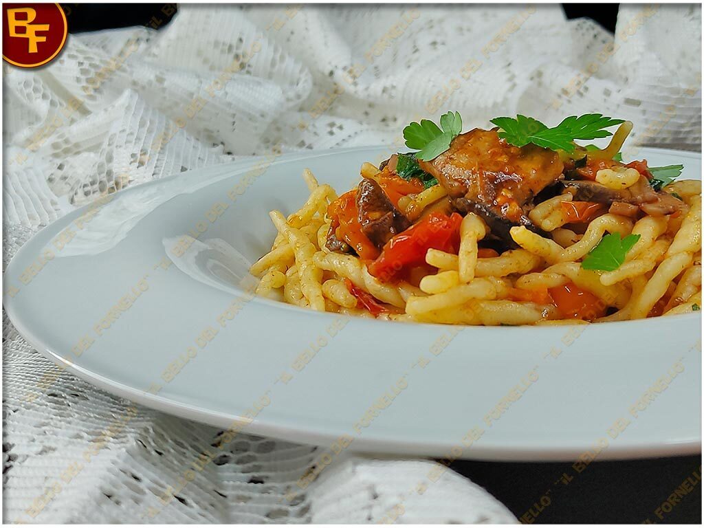 Trofie con funghi cardoncelli e pomodorini