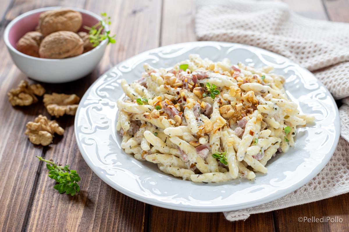 Trofie speck e noci