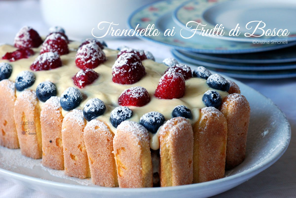 Tronchetto ai frutti di bosco con crema al mascarpone