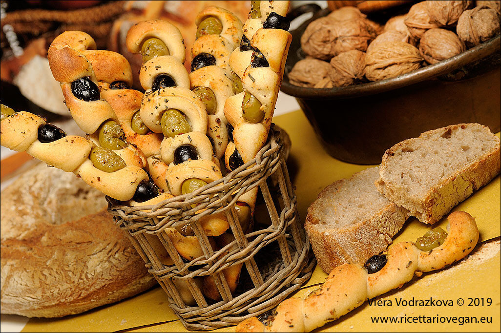 Twister di olive con impasto simil coccoi