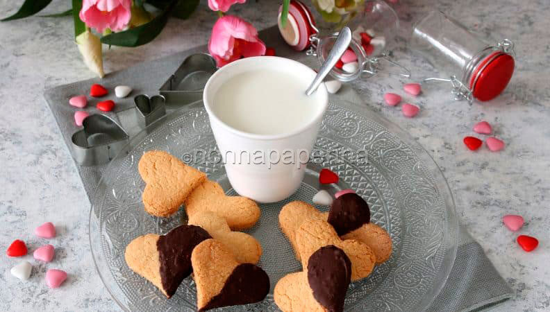 Un’affettuosa colazione con cuoricini al cocco e cioccolato
