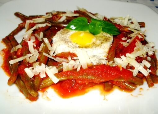 Uova e fagiolini in salsa (per 4)