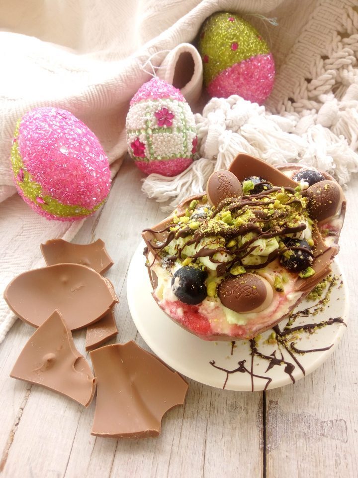 Uovo di pasqua con gelato