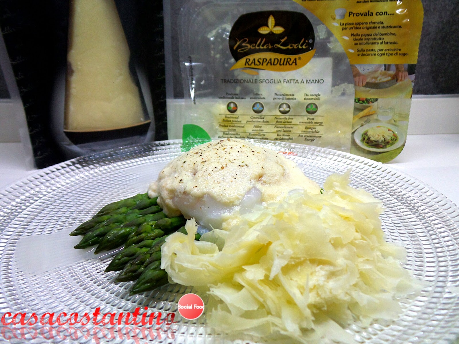 Uovo d’oca in camicia con asparagi, crema di grana e raspadura