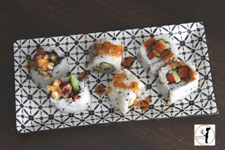 Uramaki fake di pollo fritto in friggitrice ad aria con salsa teryiaki bbq