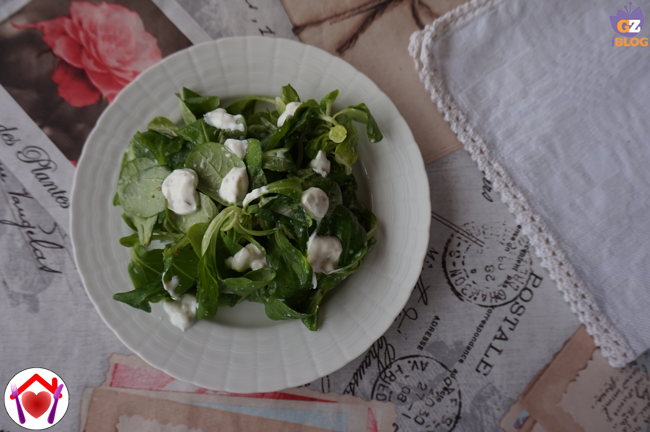 Valeriana con salsa magra allo yogurt
