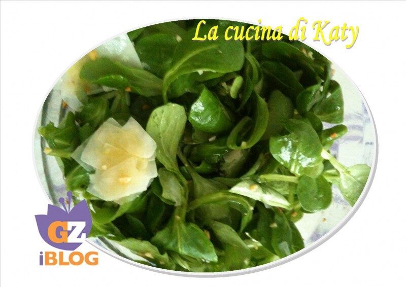 Valeriana nocciole e grana