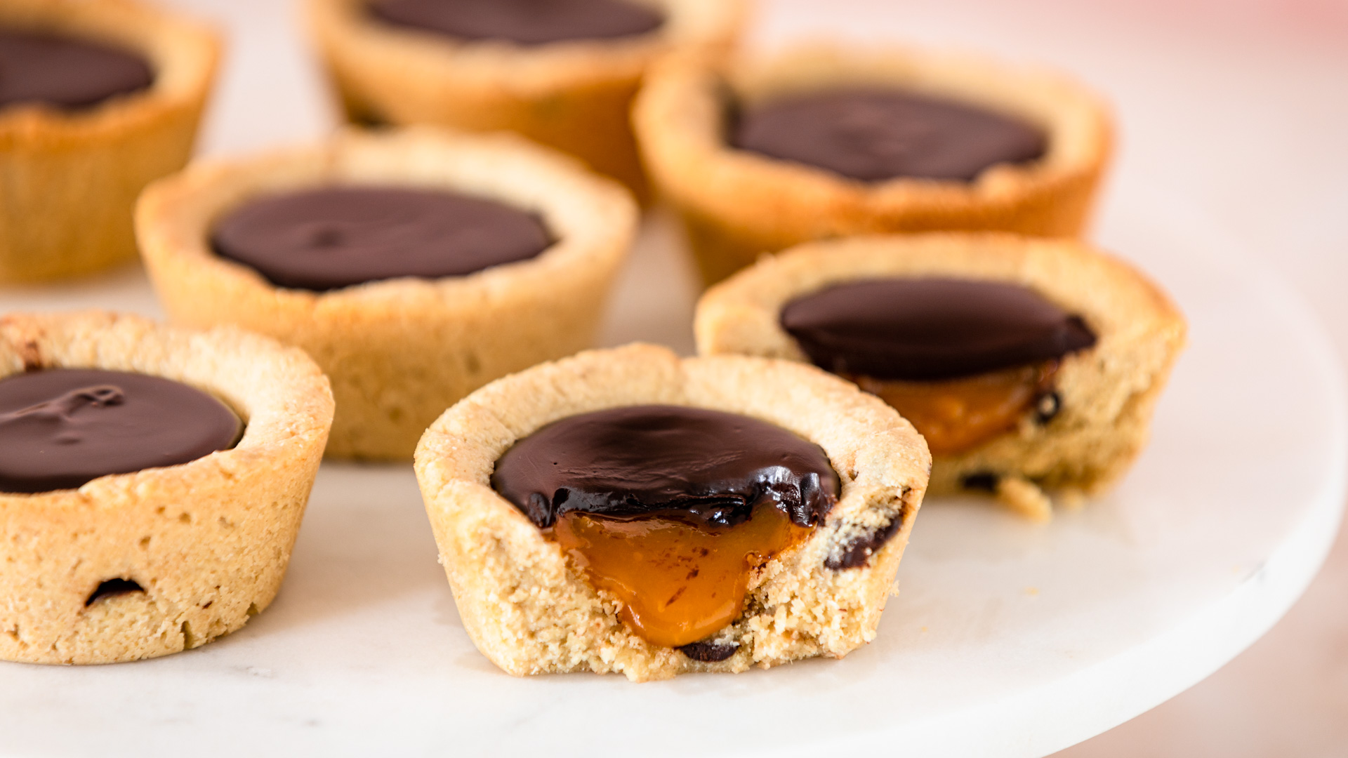 Vegan cookie cups | biscotti ripieni al cioccolato