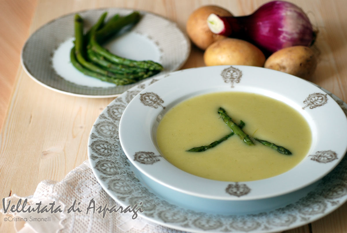 Vellutata di asparagi, ricetta vegana e di riciclo