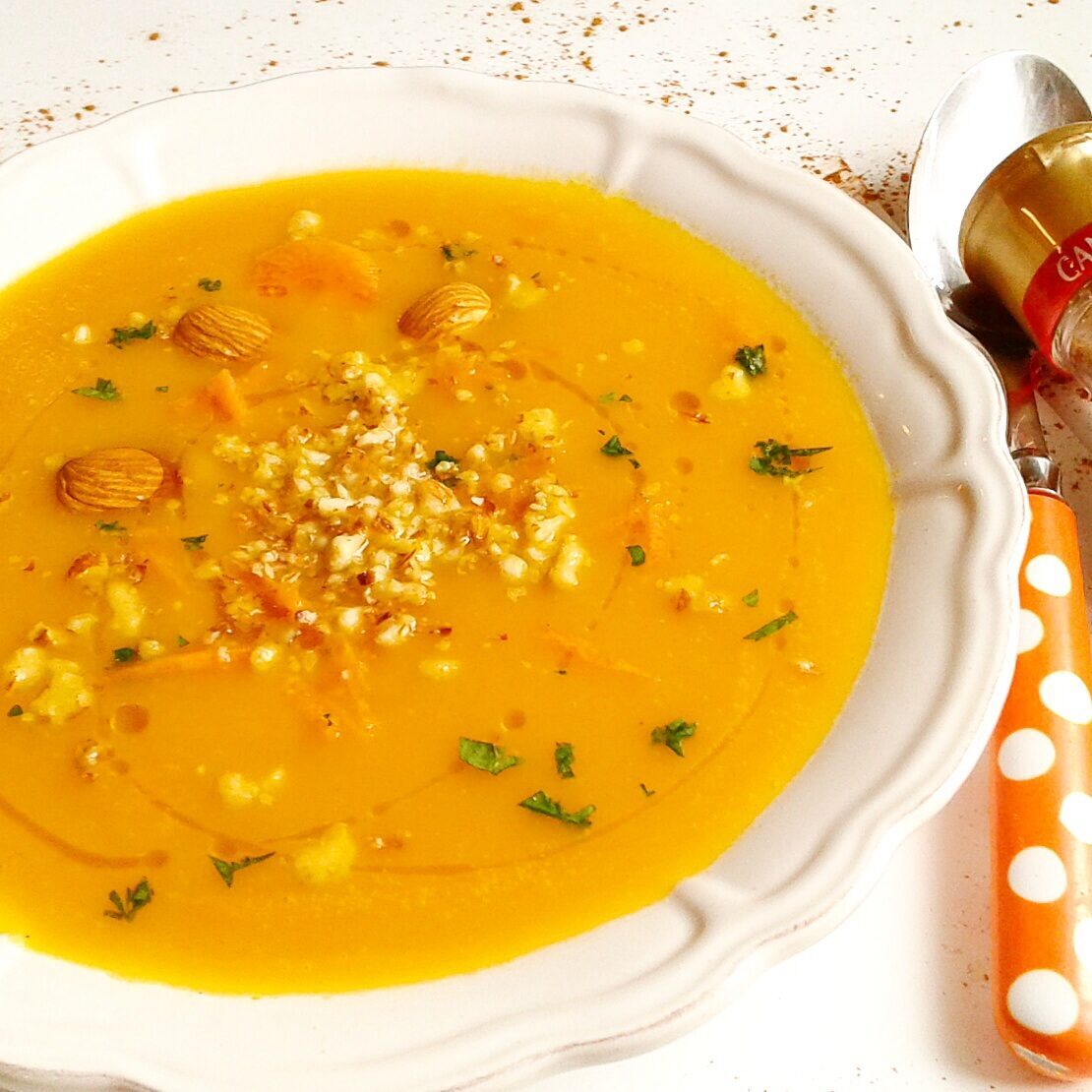 Vellutata di carote e patate alla cannella