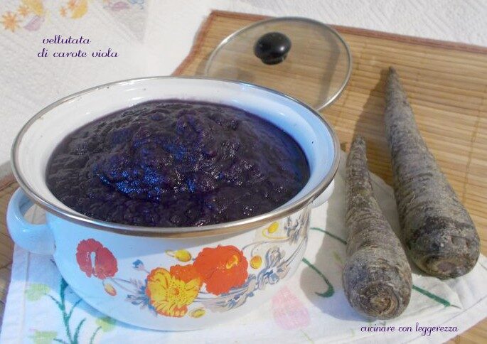 Vellutata di carote viola