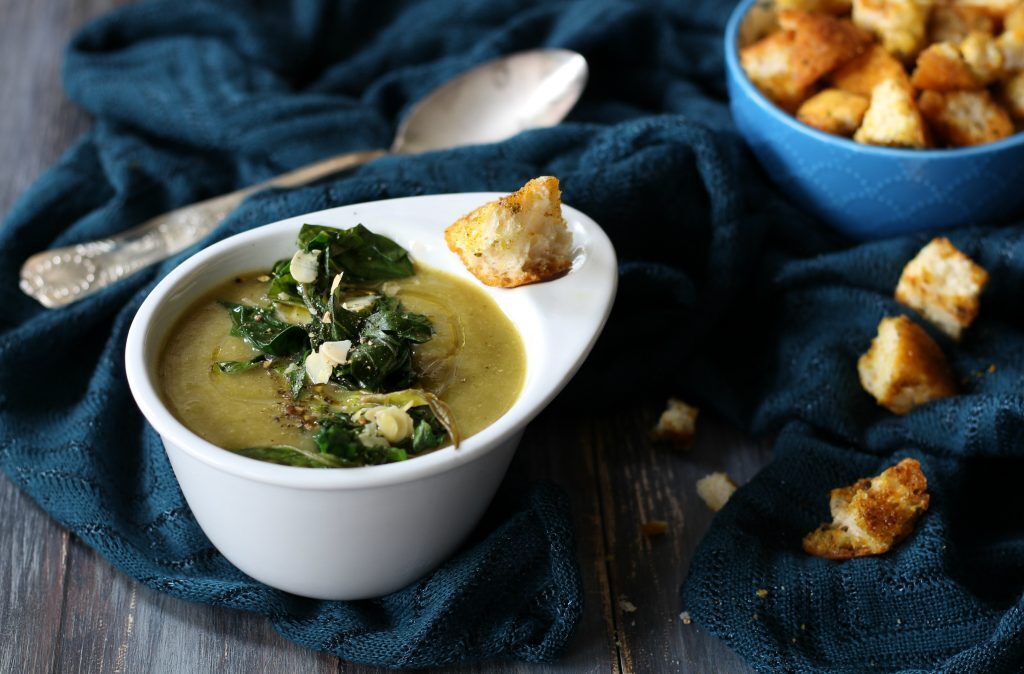 Vellutata di catalogna al curry con crostini speziati