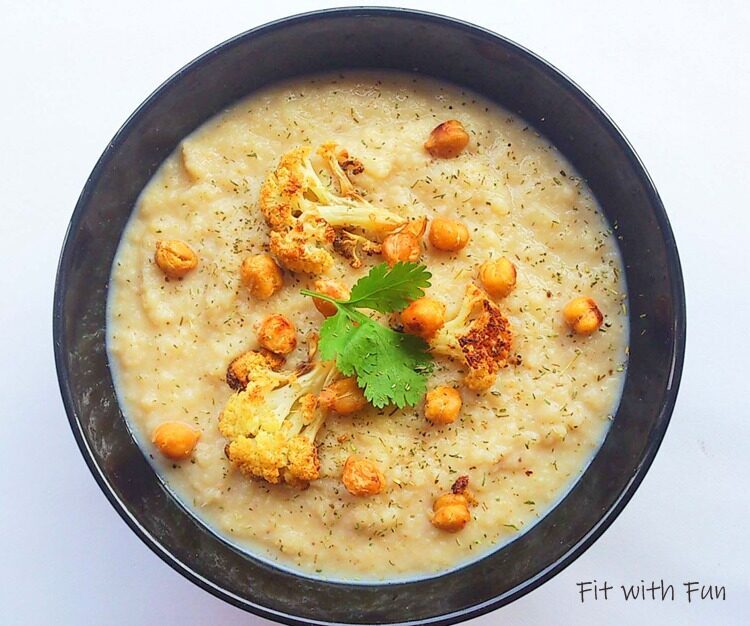 Vellutata di cavolfiore e patate con ceci tostati vegan senza glutine