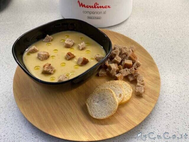Vellutata di lenticchie rosse decorticate con cumino e alloro con cuco moulinex