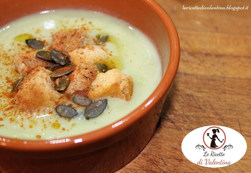 Vellutata di piselli pedon con semi di zucca e papprica
