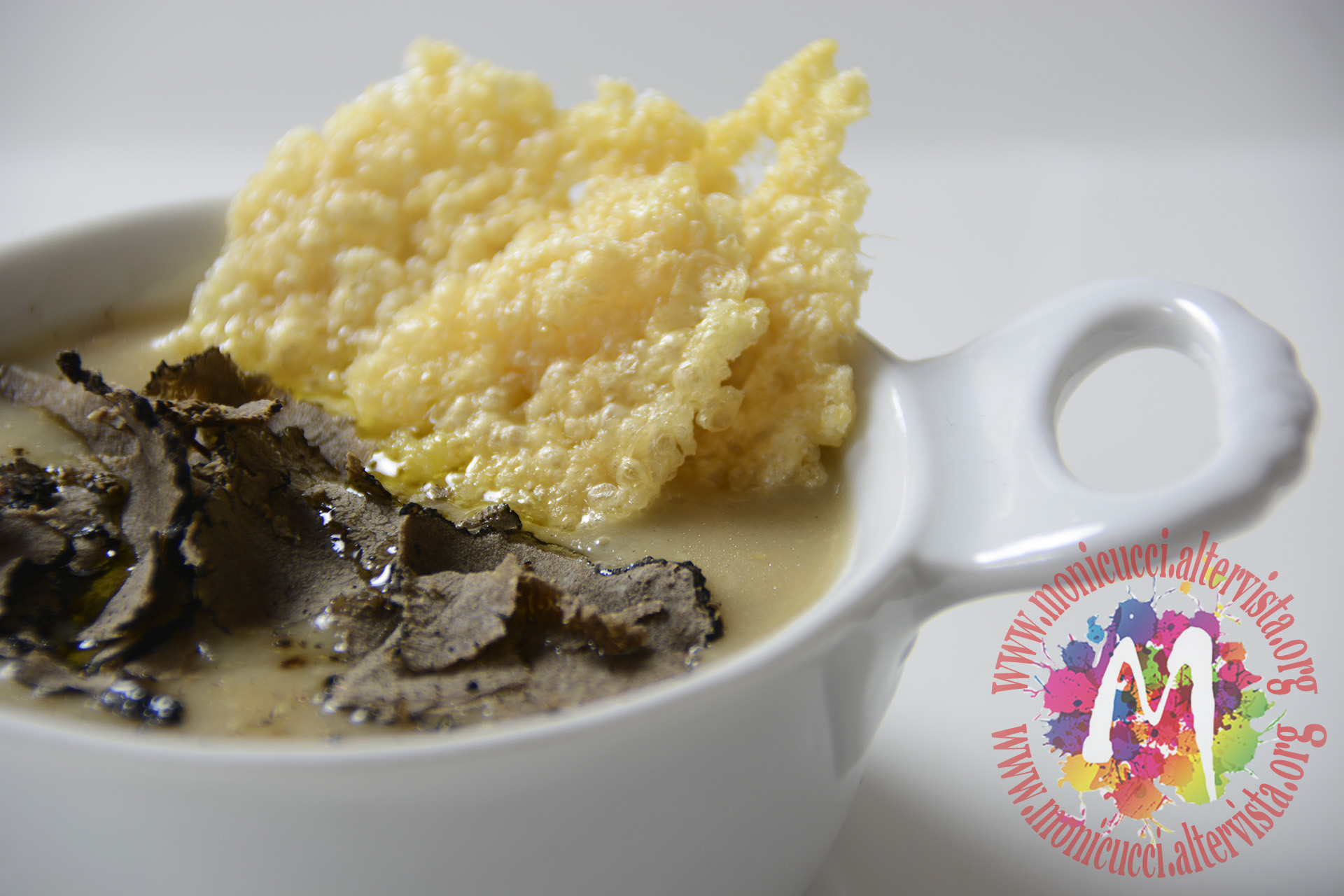 Vellutata di porcini al tartufo nero