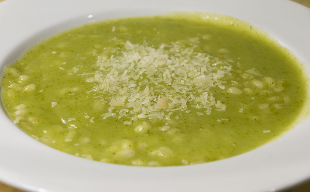 Vellutata di zucchine con orzo